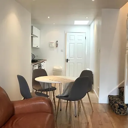 House Terrace Apartment *
